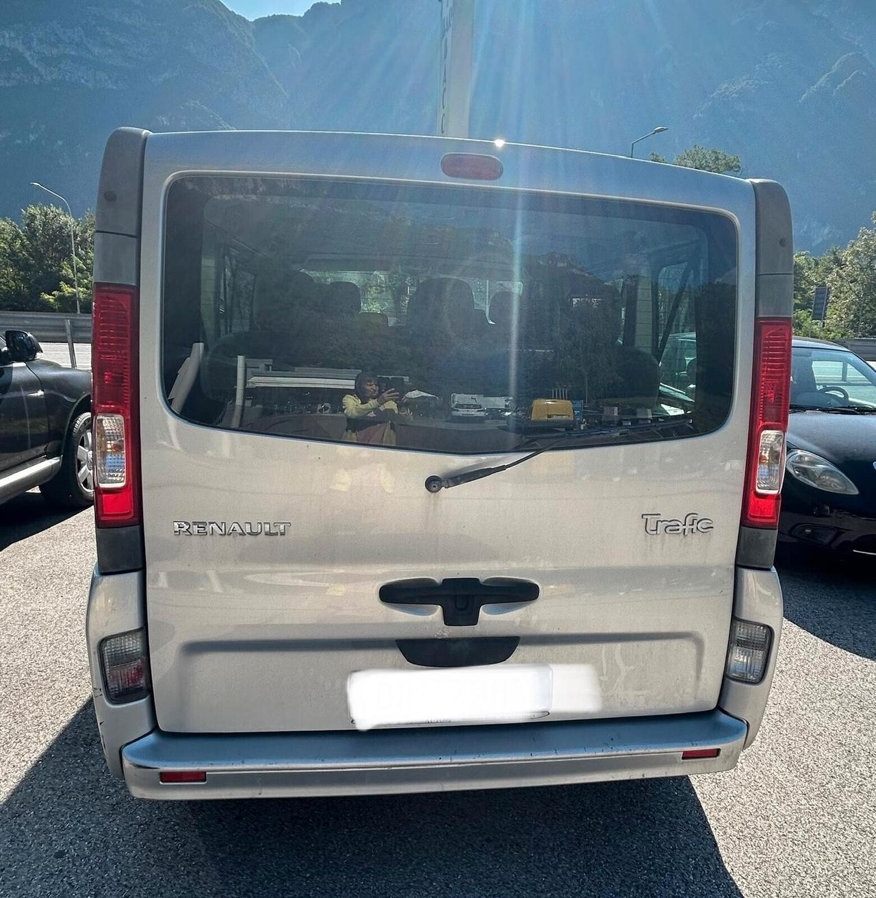 Renault Trafic T27 2.0 dCi/115 PC-TN Passenger Black Edition