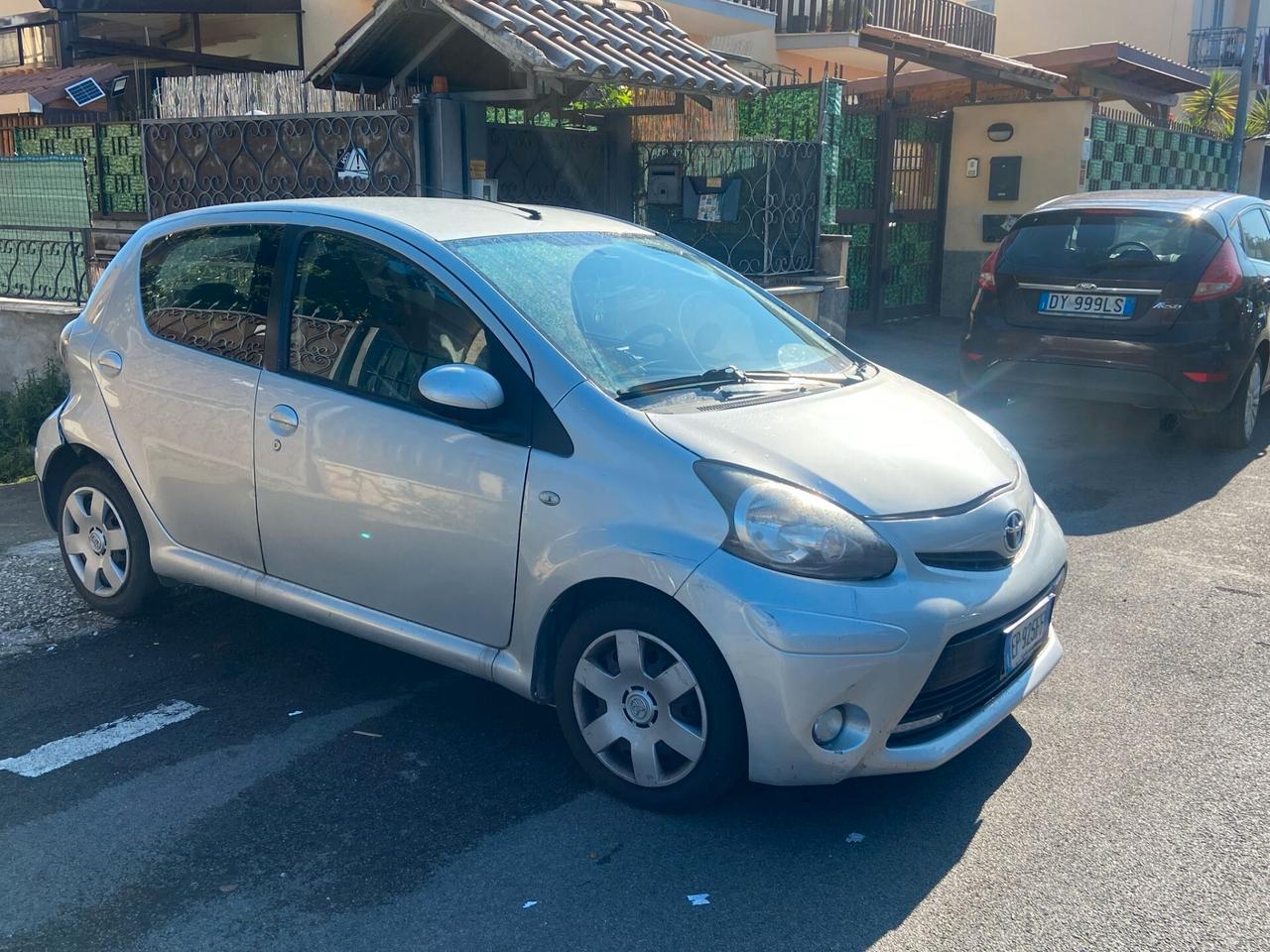 Toyota Aygo 1.0 12V VVT-i 5 porte Orange Connect MMT