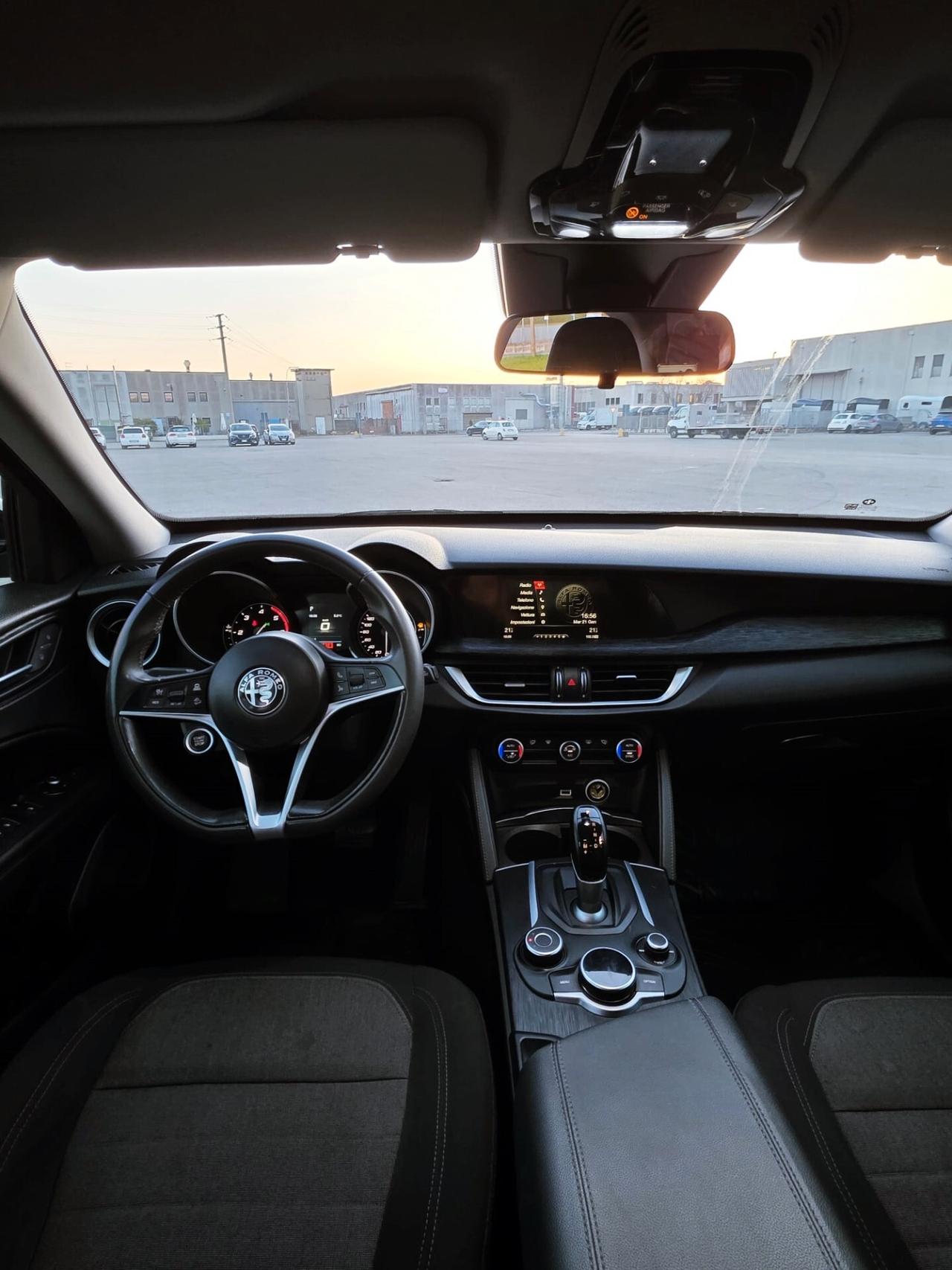 Alfa Romeo Stelvio 2.2 Turbo Diesel 160CV Super AT8 RWD