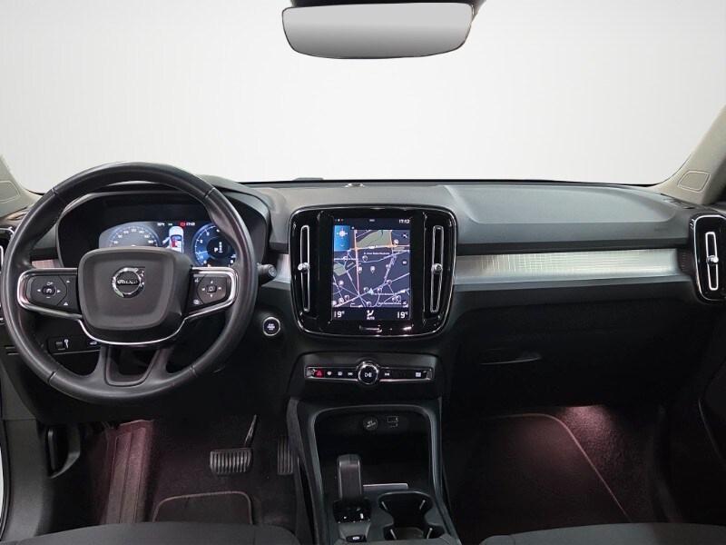 VOLVO XC40 (2017-->) XC40 T3 Geartronic Momentu...