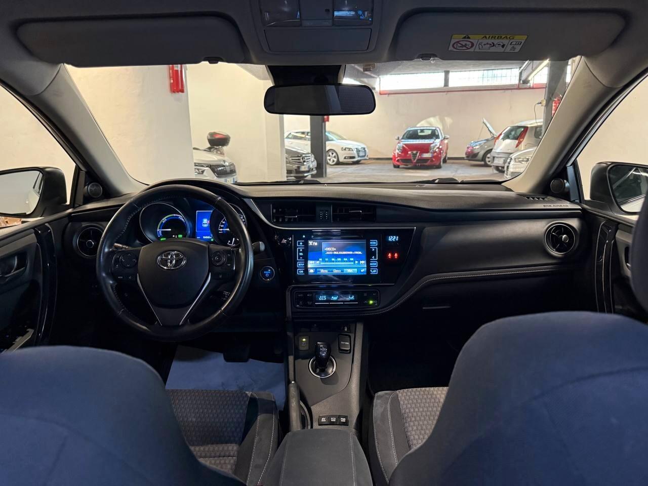 Toyota Auris 1.8 Hybrid Lounge