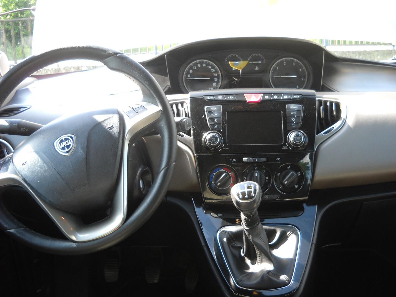 Lancia Ypsilon 1.3 MJT 16V 95 CV 5 porte S&S Silver