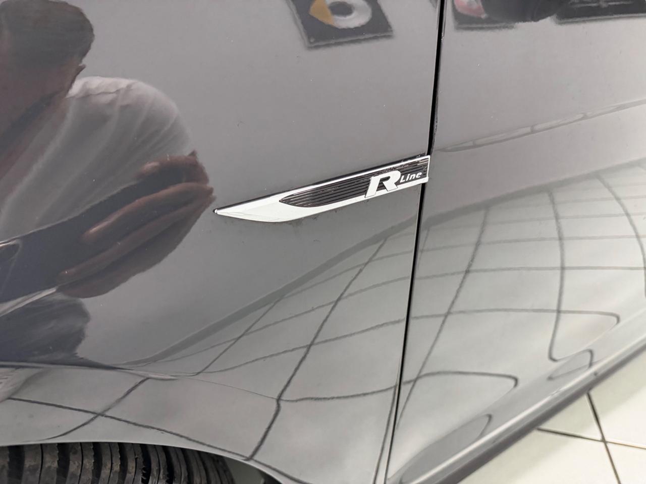 Volkswagen Golf 1.0cc 115cv R-Line