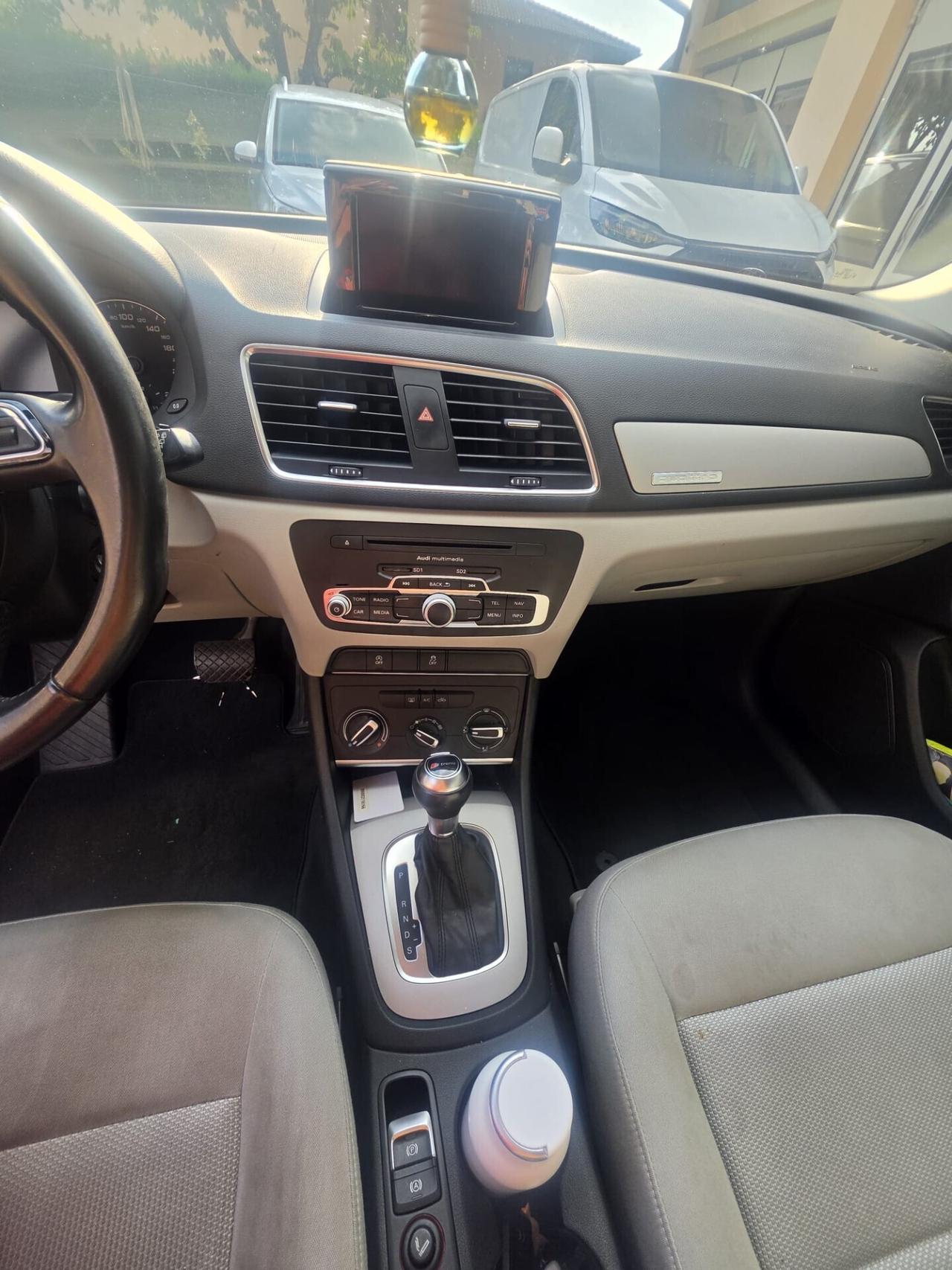 Audi Q3 2.0 TDI quattro S tronic Business Plus