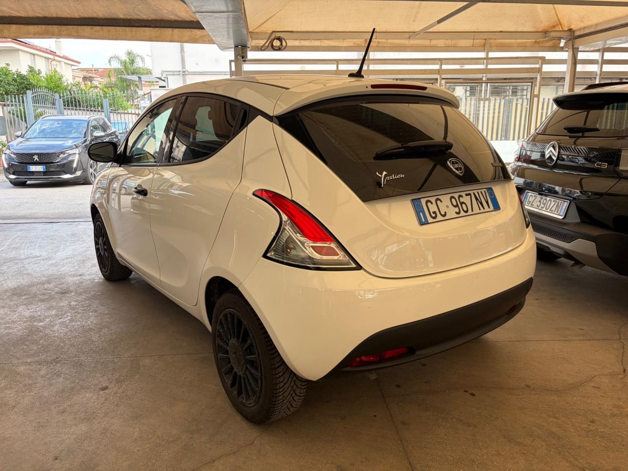 Lancia Ypsilon 1.0 FireFly 5 porte S&S Hybrid Ecochic Gold