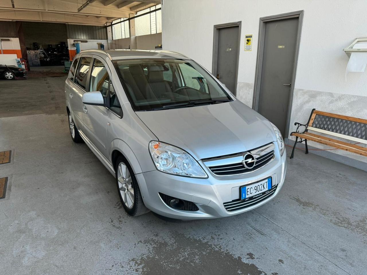 Opel Zafira 1.8 16V GPL-TECH Cosmo 7 posti