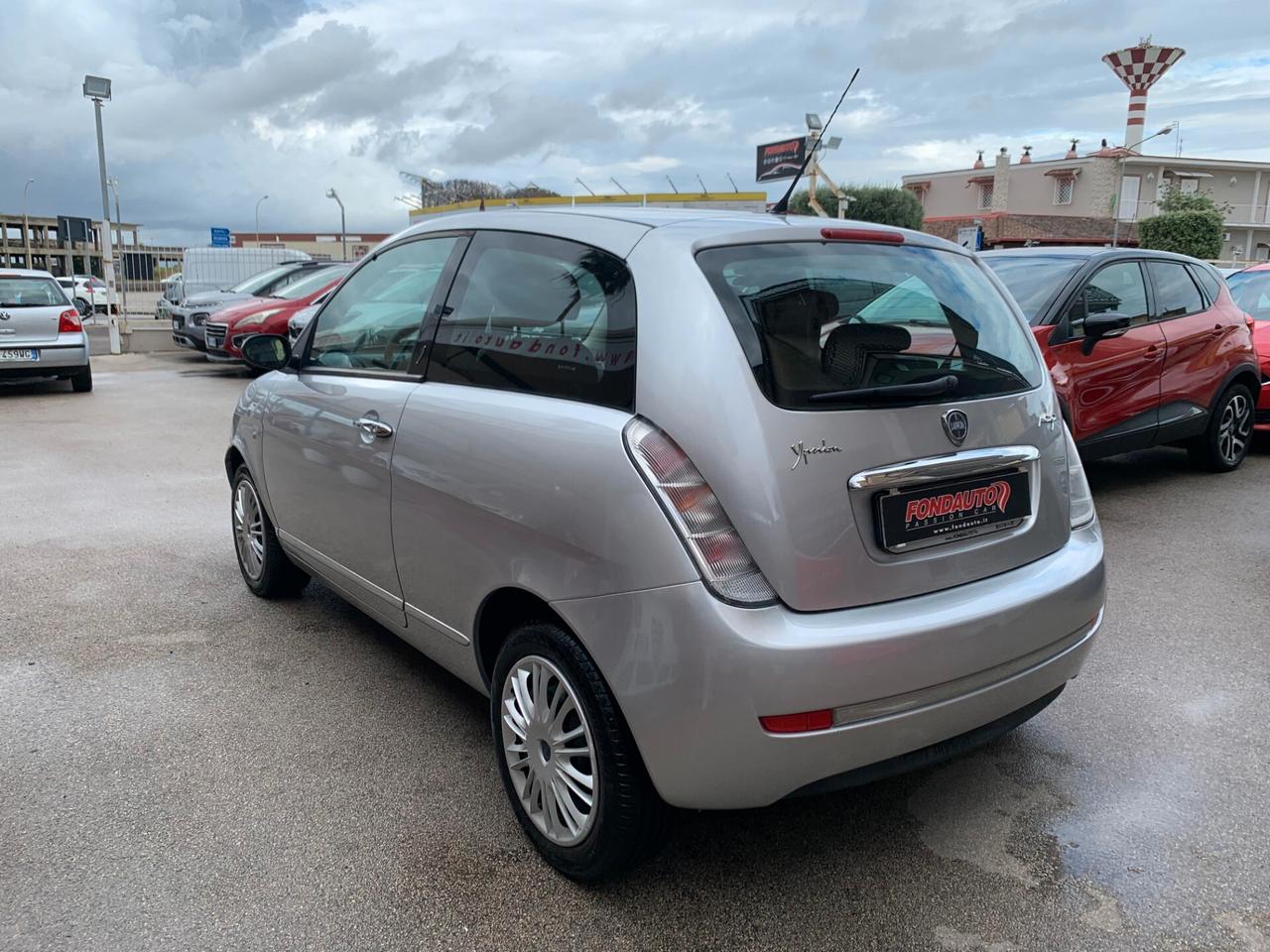 Lancia Ypsilon 1.3 MJT 75 CV Argento