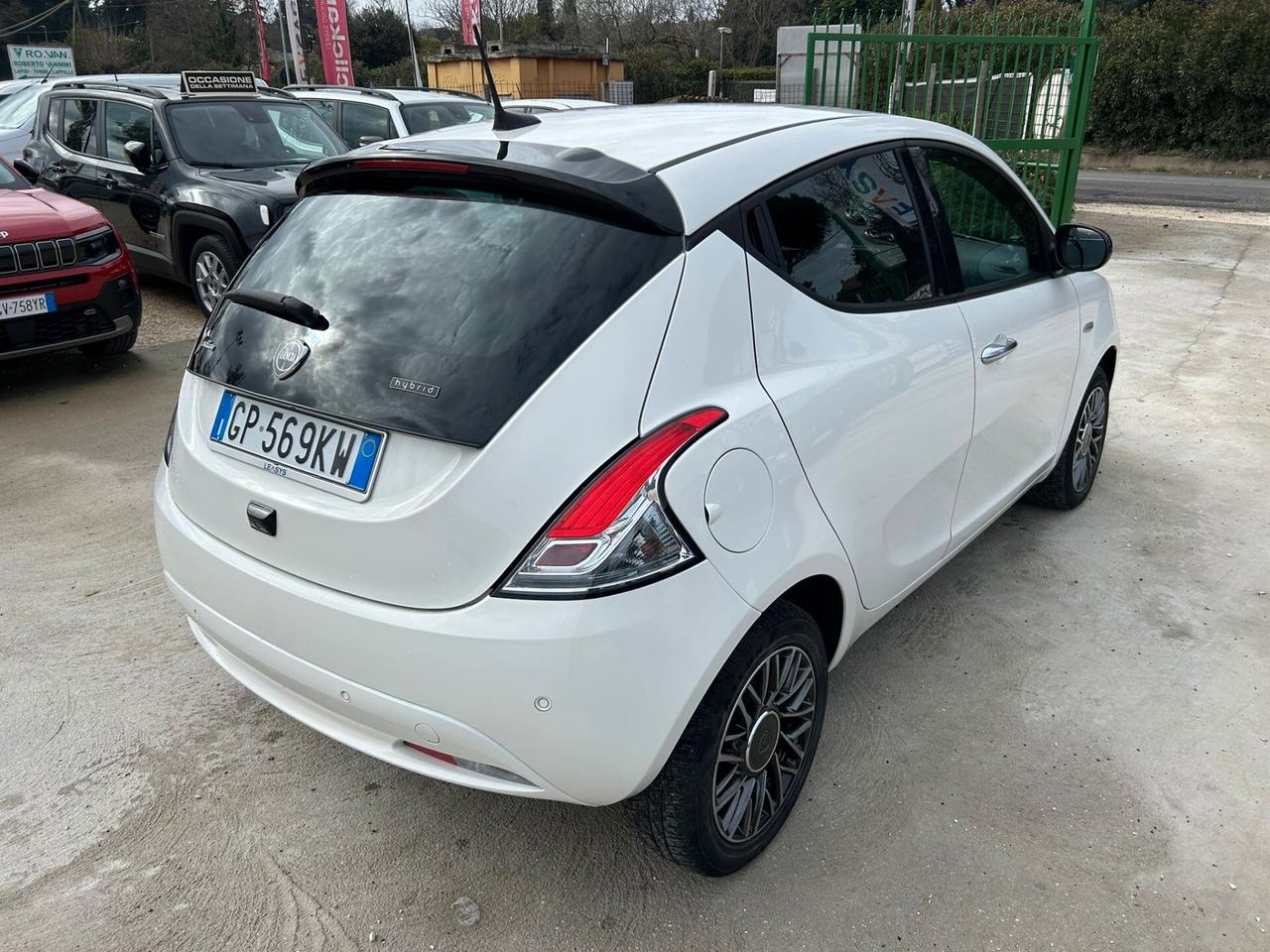 Lancia Ypsilon 1.0 FireFly 5 porte S&S Hybrid Gold
