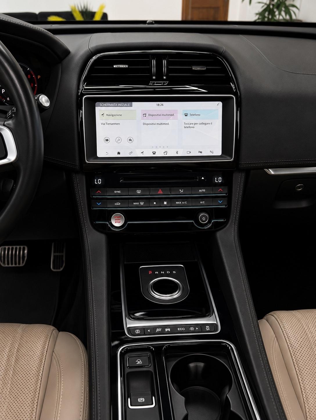 Jaguar F-Pace 2.0 D 240 CV AWD aut. Portfolio