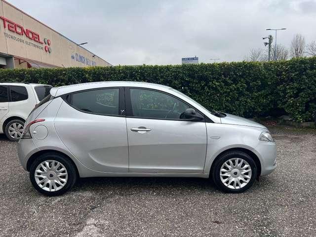 Lancia Ypsilon 1.2 69 CV 5 porte S&S Silver