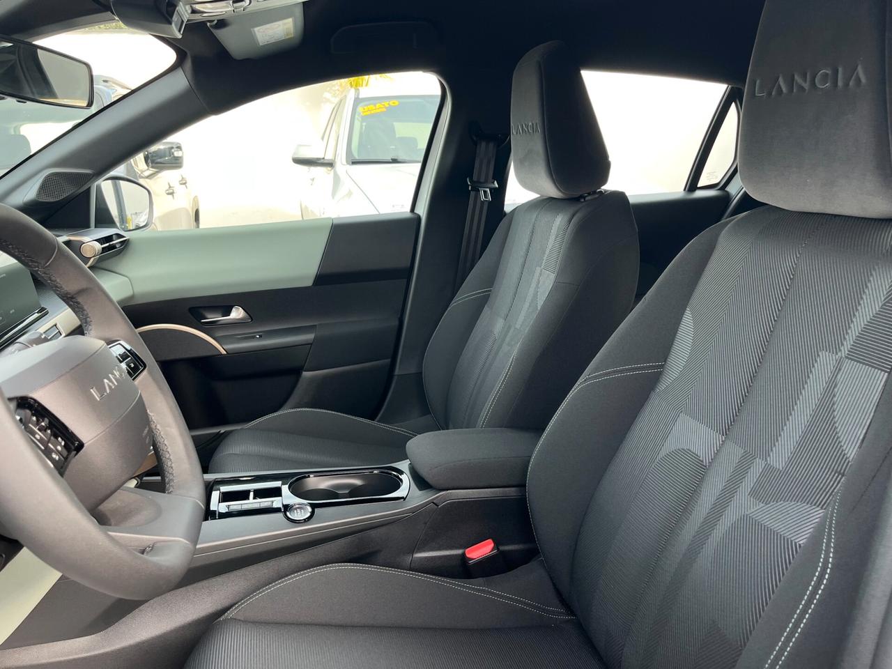 Lancia Ypsilon 1.2 100cv Hybrid e-DCT Automatic Km0