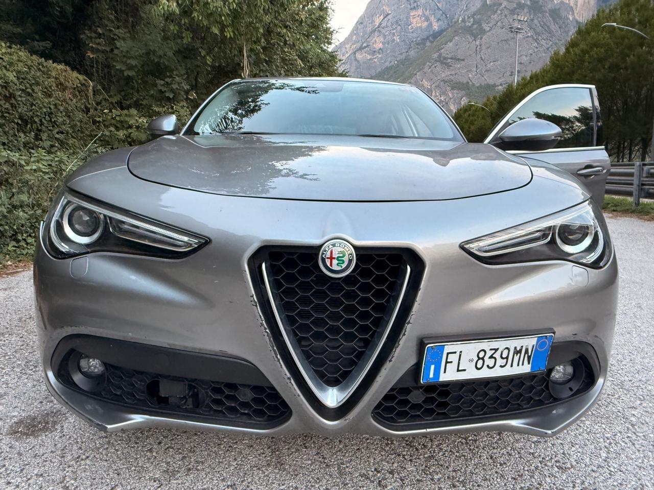Alfa Romeo Stelvio 2.2 Turbodiesel 180 CV AT8 Q4 Business