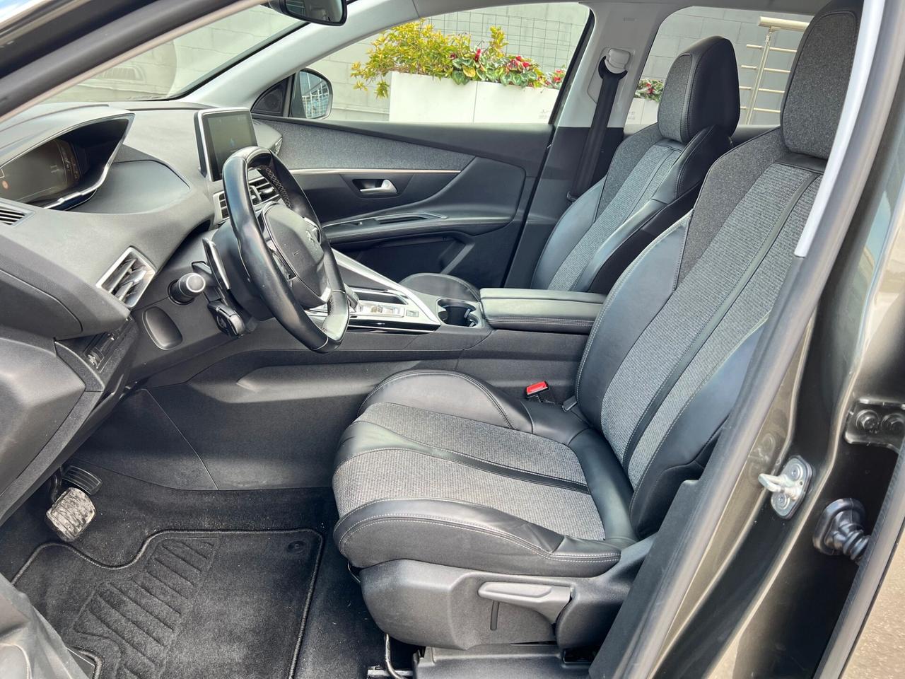 Peugeot 3008 1.5 bluehdi 130CV eat8 ALLURE NAVI/CAMERA/18; PERFETTA!!
