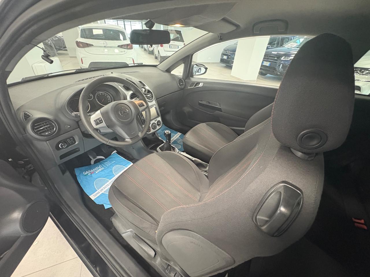 Opel Corsa 1.4 B 100cv 2010 km128000 neopatentati