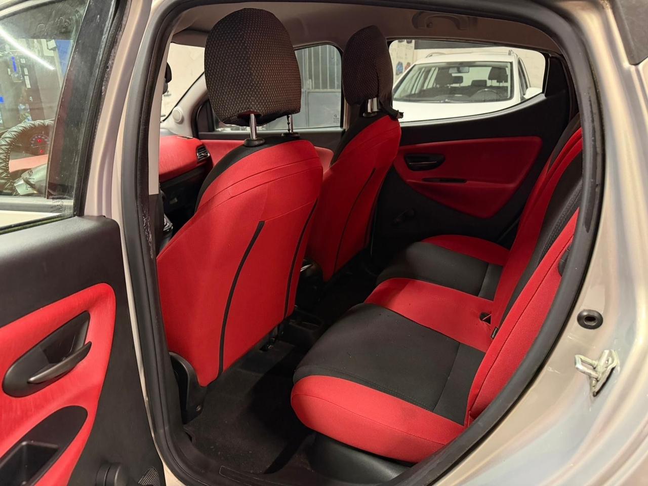 Lancia Ypsilon 0.9 TwinAir 85 CV 5 porte Metano Ecochic Gold