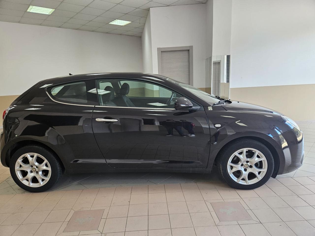 Alfa Romeo MiTo 1.3 JTDm-2 95 CV S&S Distinctive Sport Pack