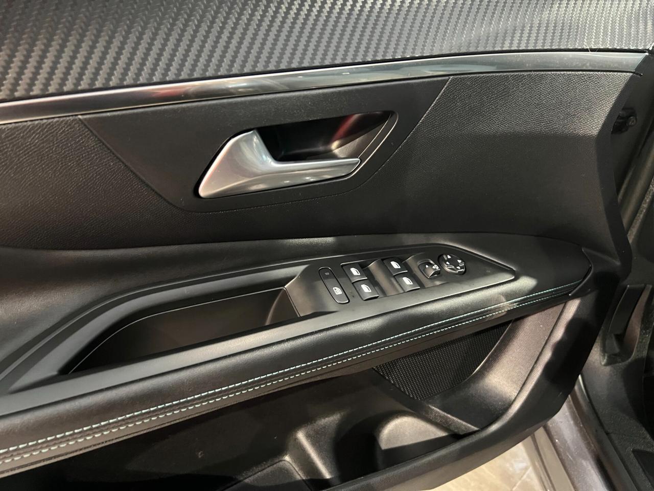 Peugeot 3008 BlueHDi 130 S&S EAT8 Allure