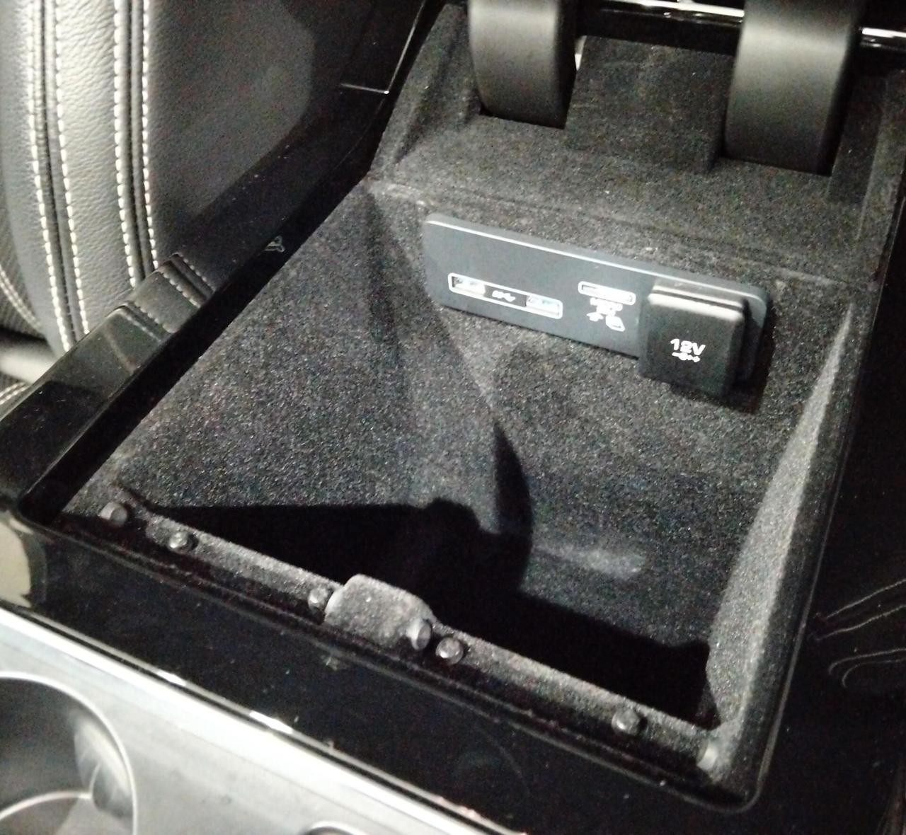 Land Rover Range Velar 2.0D I4 240 CV R-Dynamic SE