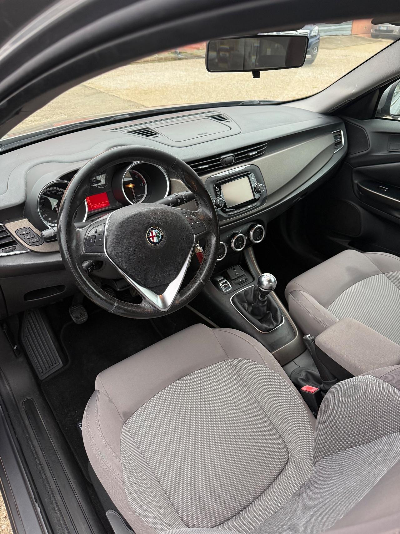 Alfa Romeo Giulietta 1.6 JTDm-2 105 CV Exclusive