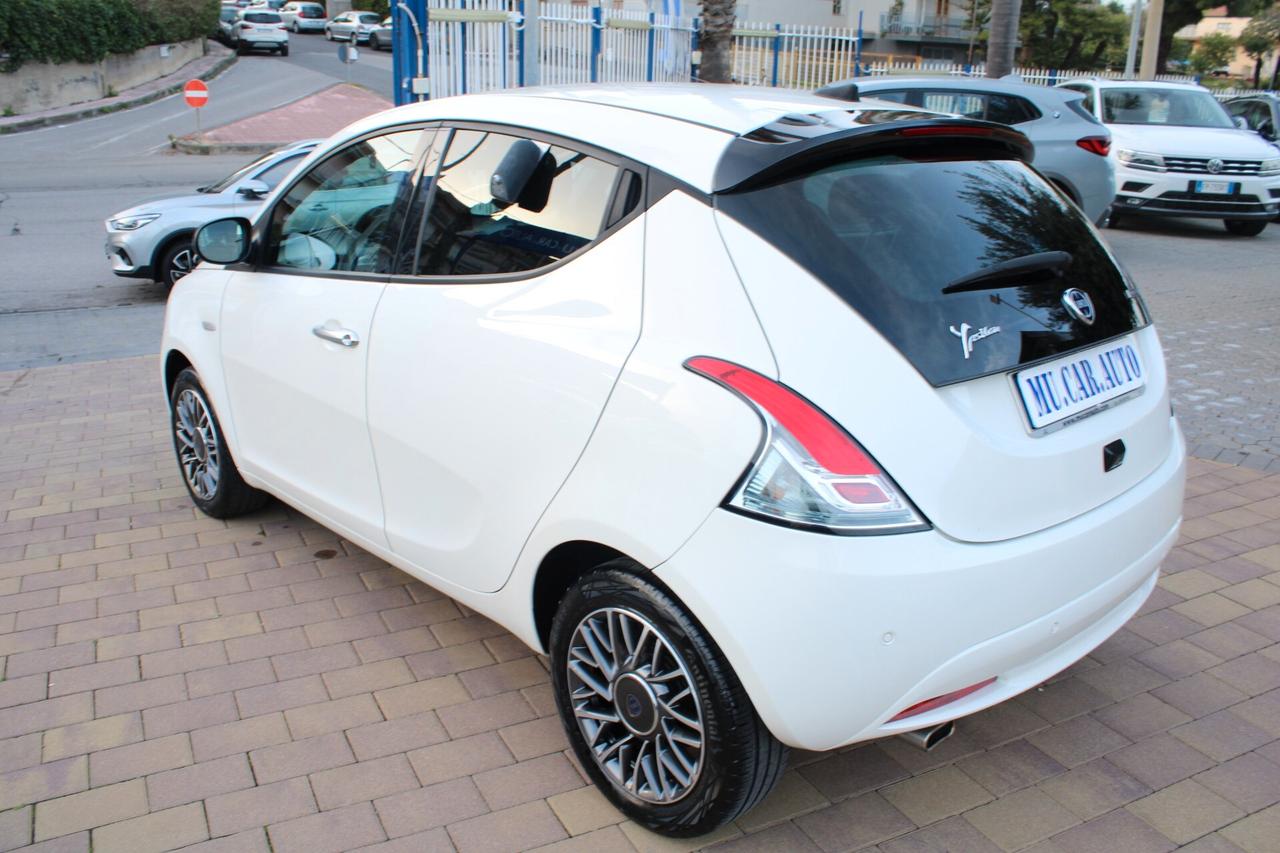 Lancia Ypsilon 1.0 FireFly 5 porte S&S Hybrid Gold Plus