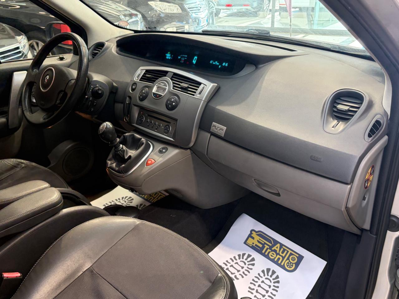Renault Scenic Grand Scénic 1.9 dCi/130CV PlayStation Portable