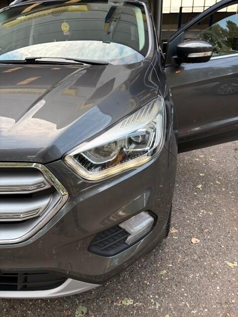 Ford Kuga 1.5 TDCI 120 CV S&S 2WD Powershift Titanium