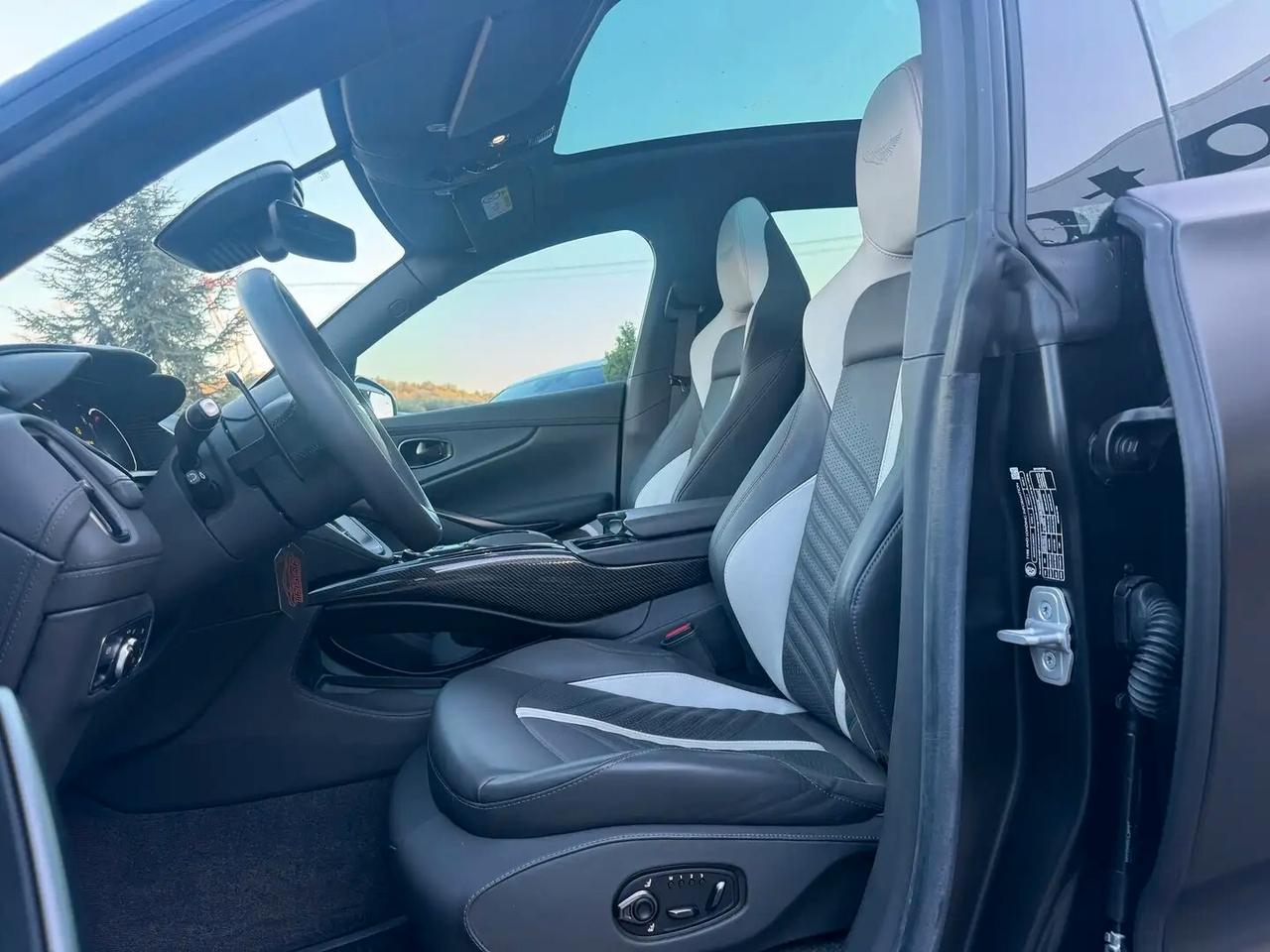 Aston Martin DBX DBX707