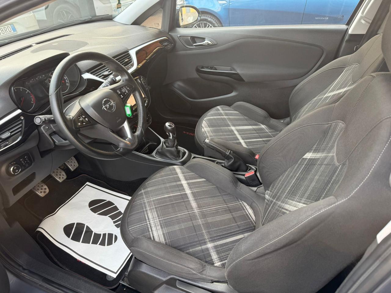 Opel Corsa 1.4 90CV Coupé b-Color