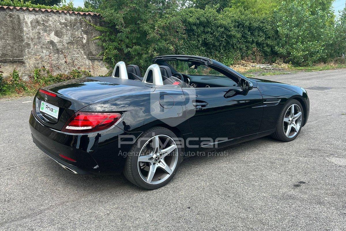 MERCEDES SLC 180 AMG line