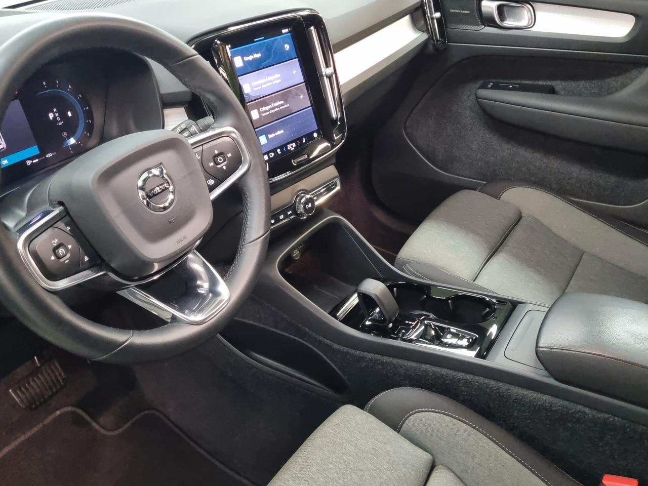 Volvo XC40 B3 automatico Plus Dark