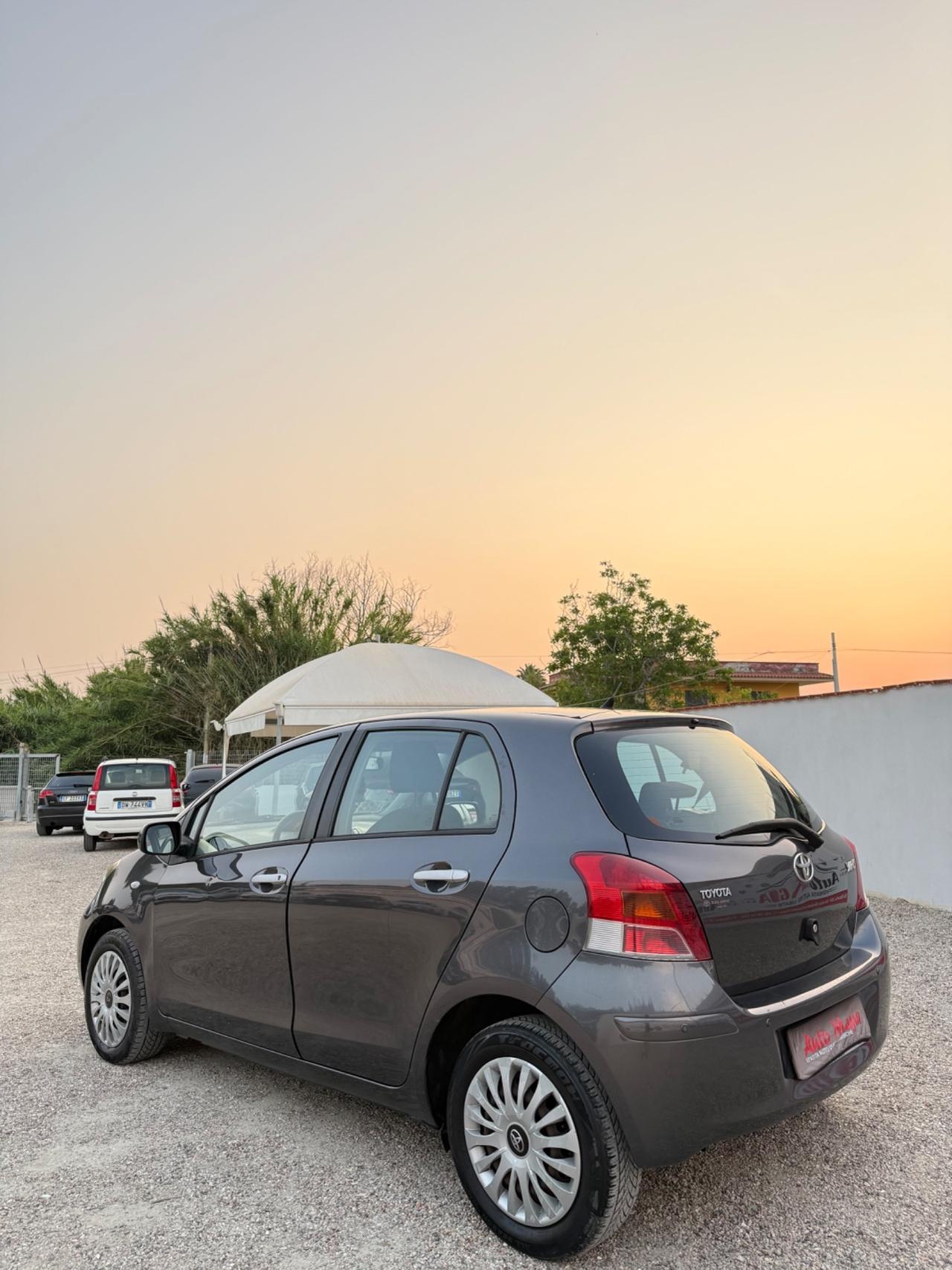 Toyota Yaris 1.0 5 porte Sol