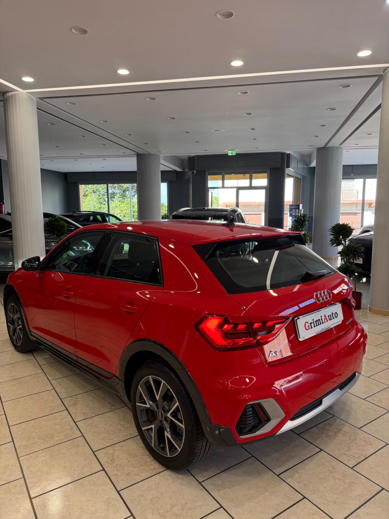 Audi A1 allstreet 30 TFSI Identity Contrast