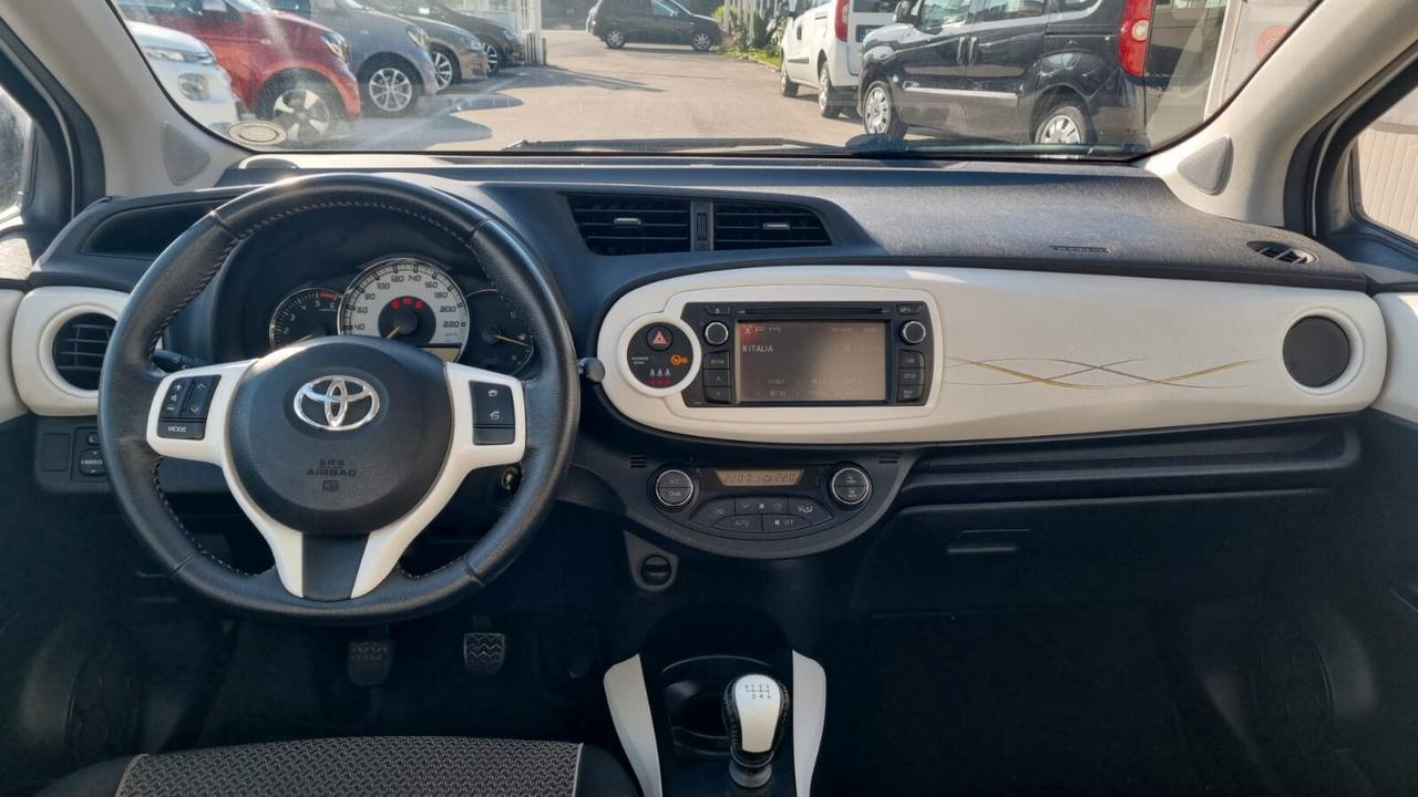 Toyota Yaris 1.4 D-4D 5 porte Lounge 90CV-66KW
