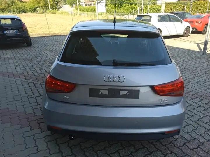 Audi A1 ULTRA DESIGN SENS PARK POSTERIORI VOLANTE MULTIFUNZIONI SEDILI RISCALDATI PER NEO PATENTATI