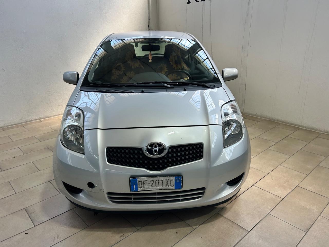Toyota Yaris 1.0 3 porte