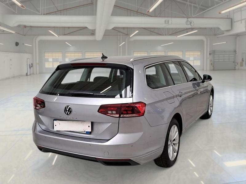 VOLKSWAGEN PASSAT VARIANT 2.0 TDI SCR EVO 110KW BUSINESS DSG STATION WAGON