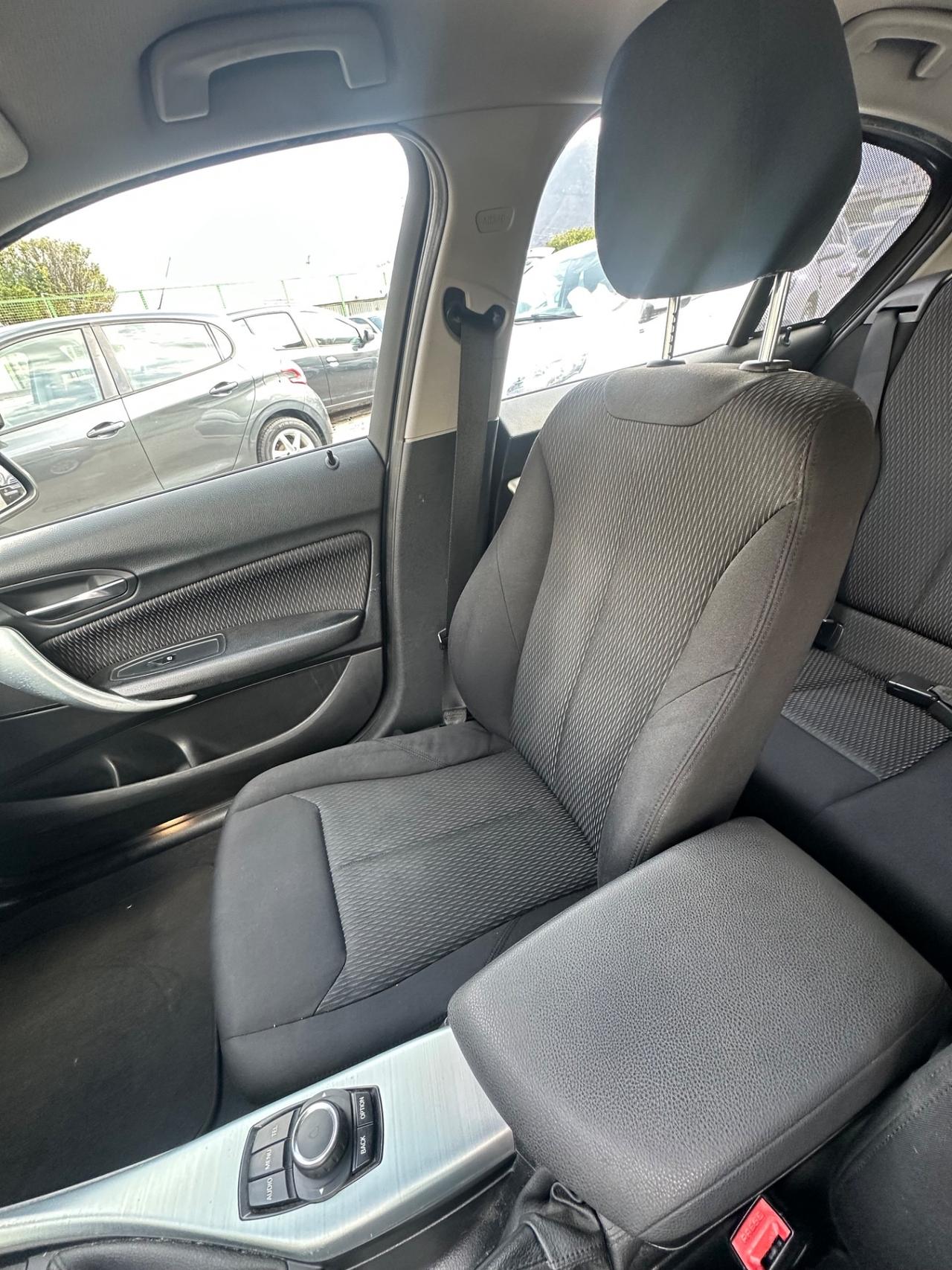 Bmw 116 116d 5p. Urban