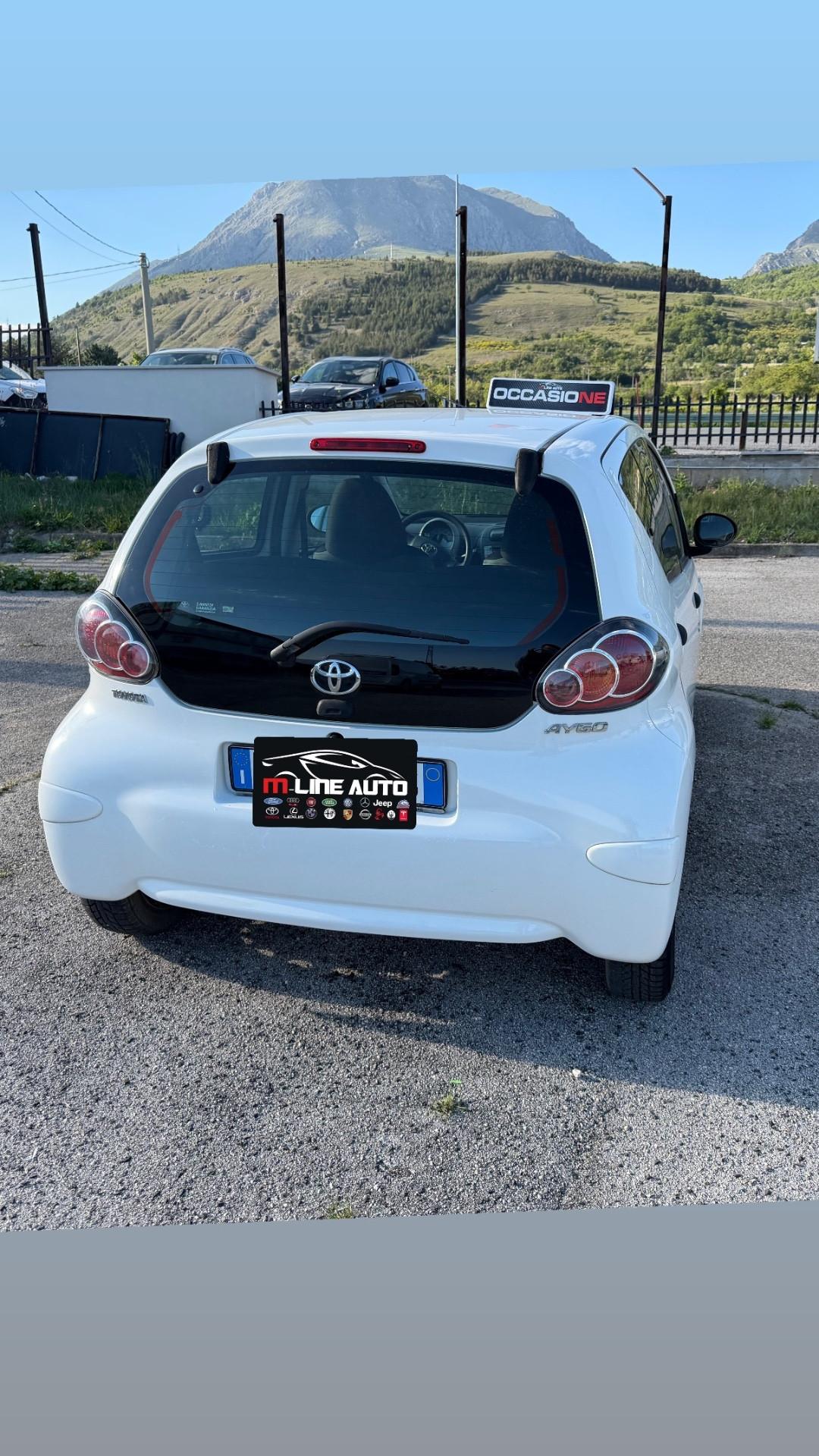 Toyota Aygo 1.0 12V VVT-i 5 porte Orange Connect MMT