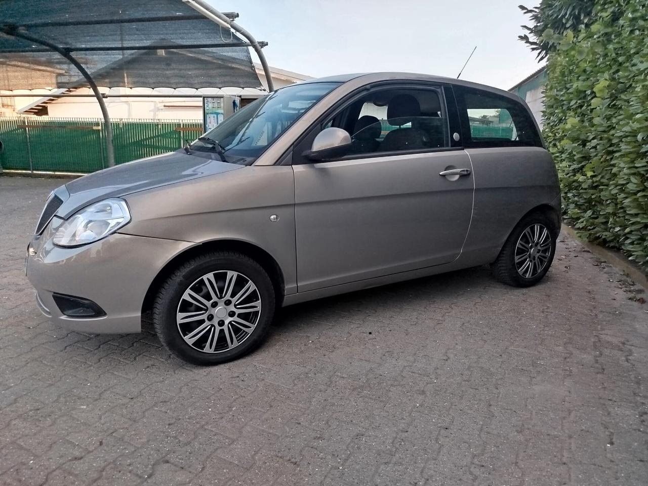 Lancia Ypsilon 1.4 Oro Ecochic GPL