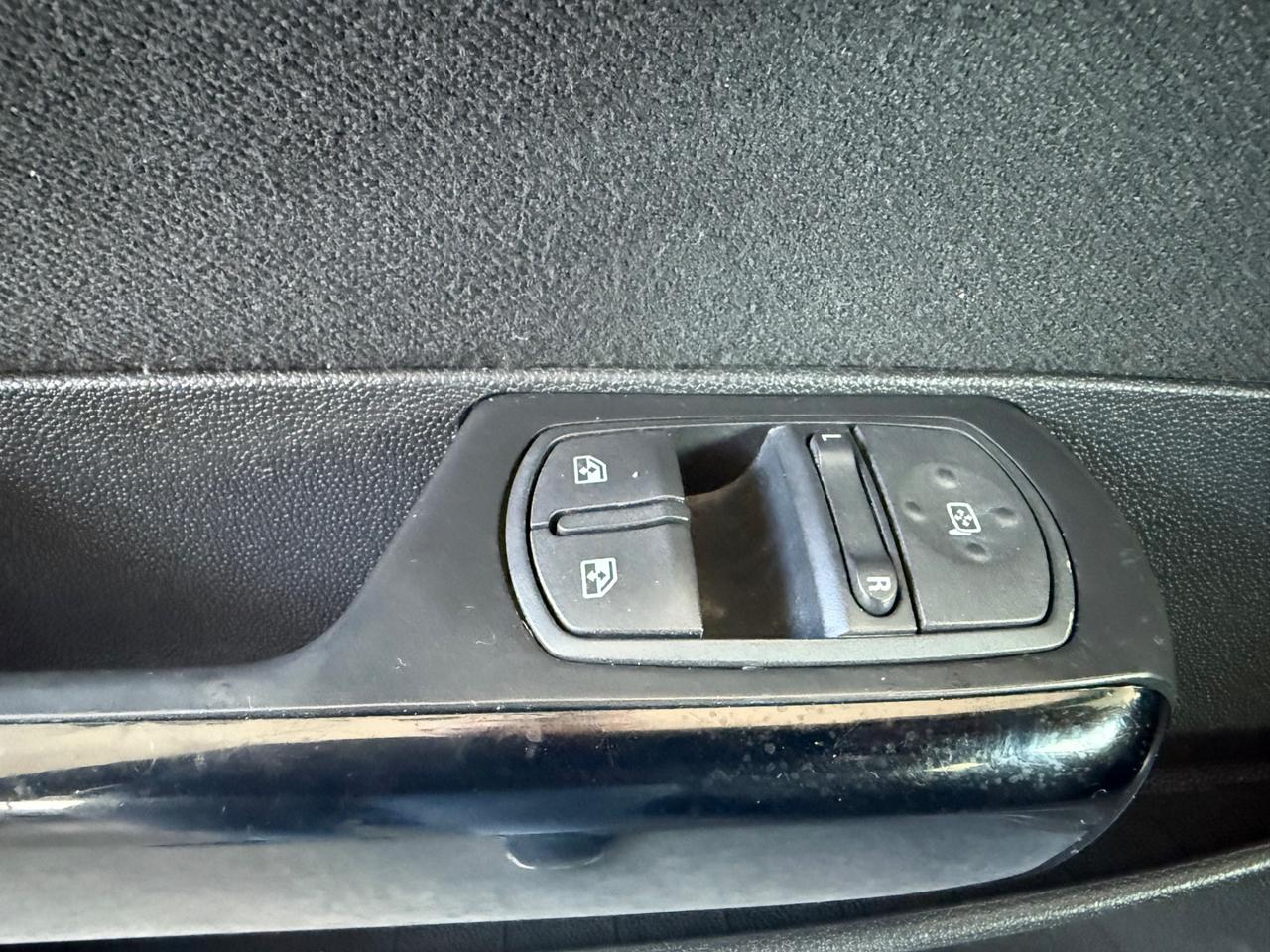 Opel Corsa 1.2 3 porte b-color ok neopatentati