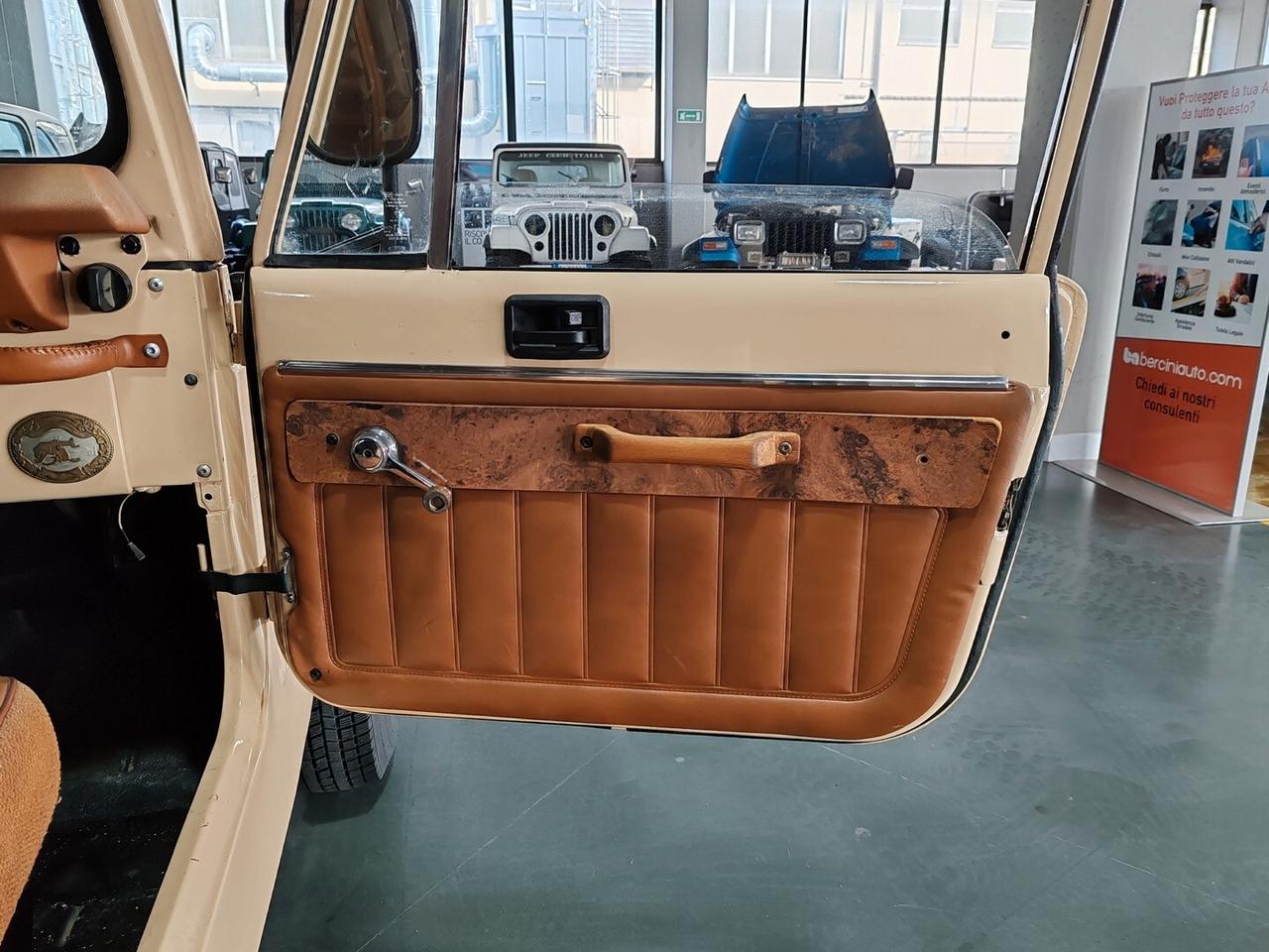 Jeep CJ-7 Laredo