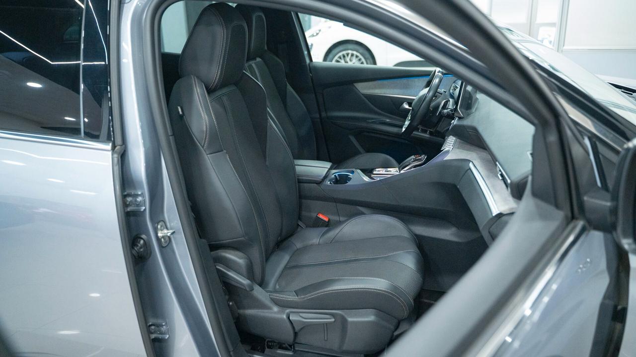 Peugeot 3008 1.5 BLUEHDI GT PACK S&S 131 CV EAT8 AUTO VIRTUAL LUCI FULL OPTIONAL