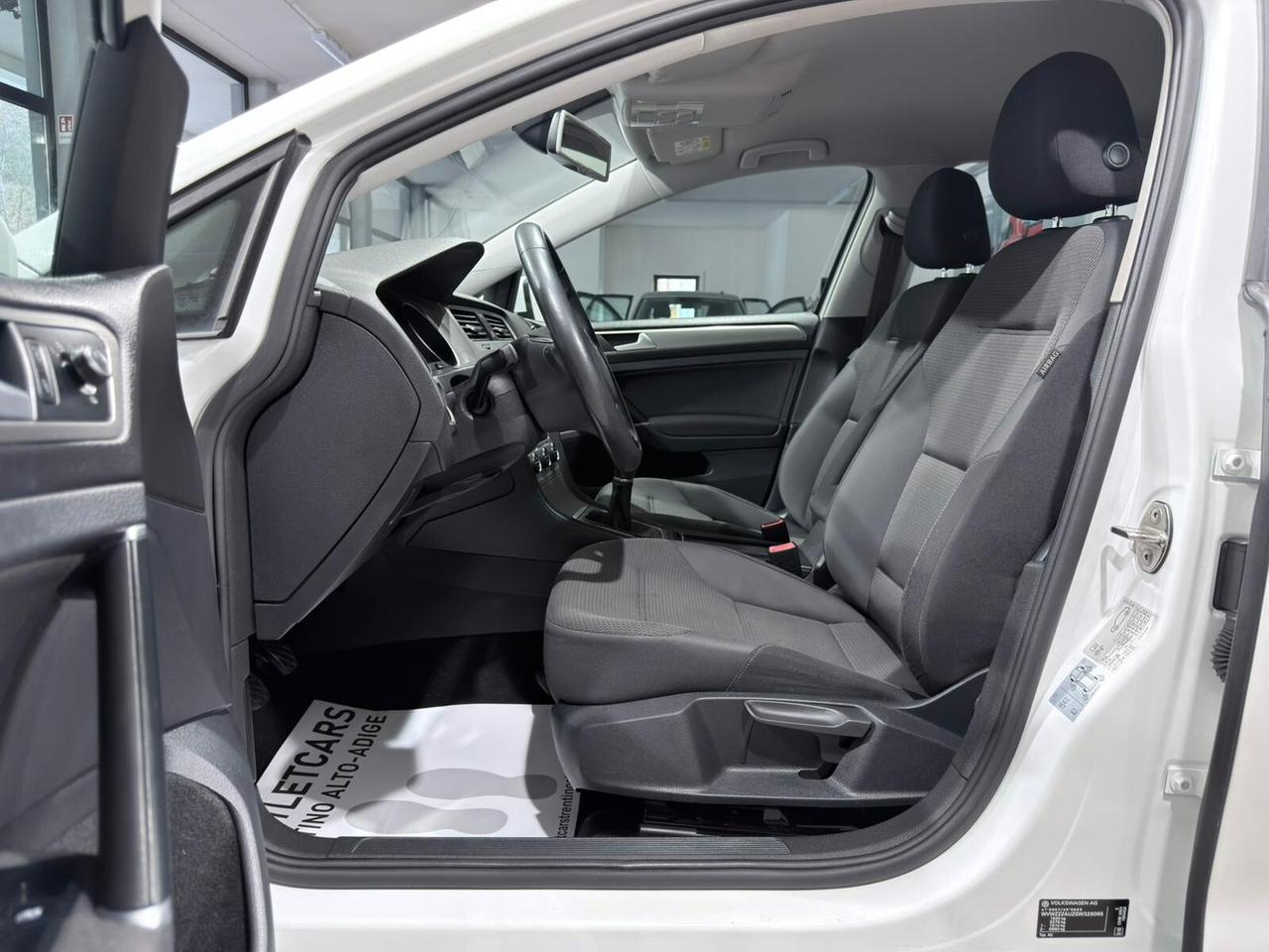 VOLKSWAGEN GOLF 1.6TDI 110CV 5P 2017 105.000km