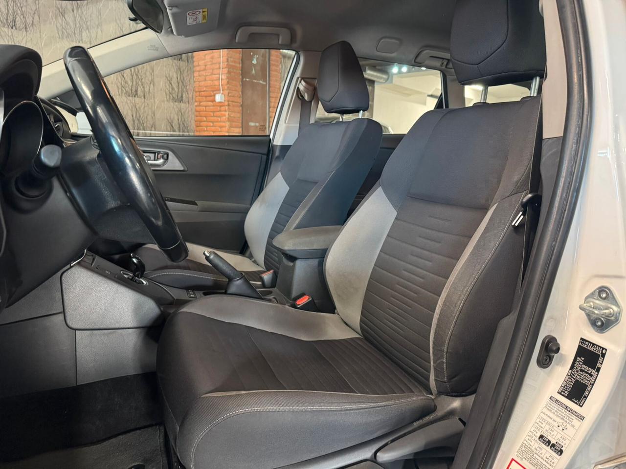 Toyota Auris Touring Sports 1.8 Hybrid Business