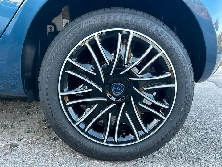 Lancia Ypsilon 1.0 FireFly 5 porte S&S Hybrid Silver Plus