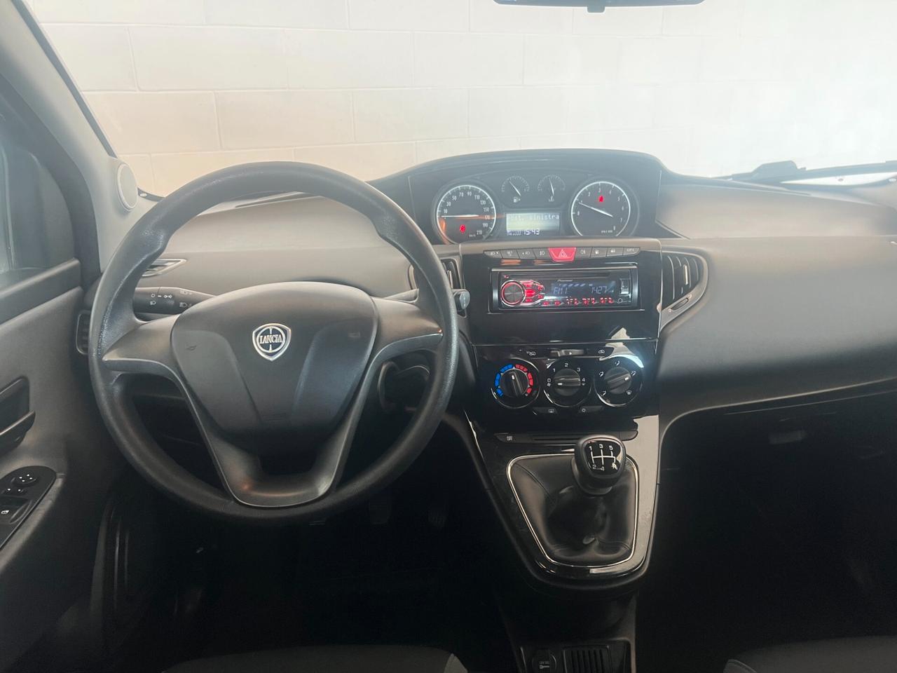 Lancia Ypsilon 0.9 TwinAir 85 CV 5 porte Metano Ecochic Gold OK NEOPATENTATI