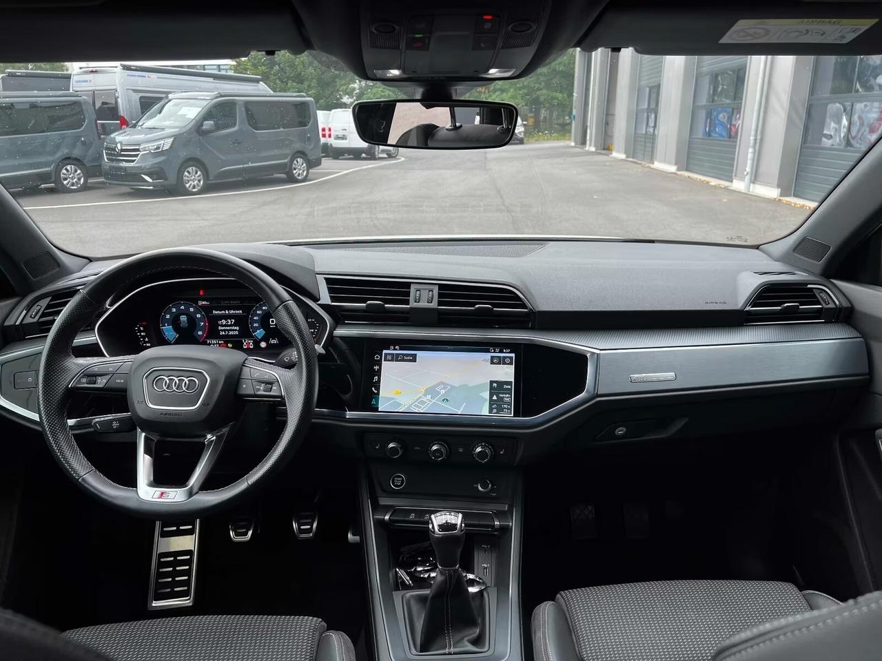 Audi Q3 35 TFSI S line edition