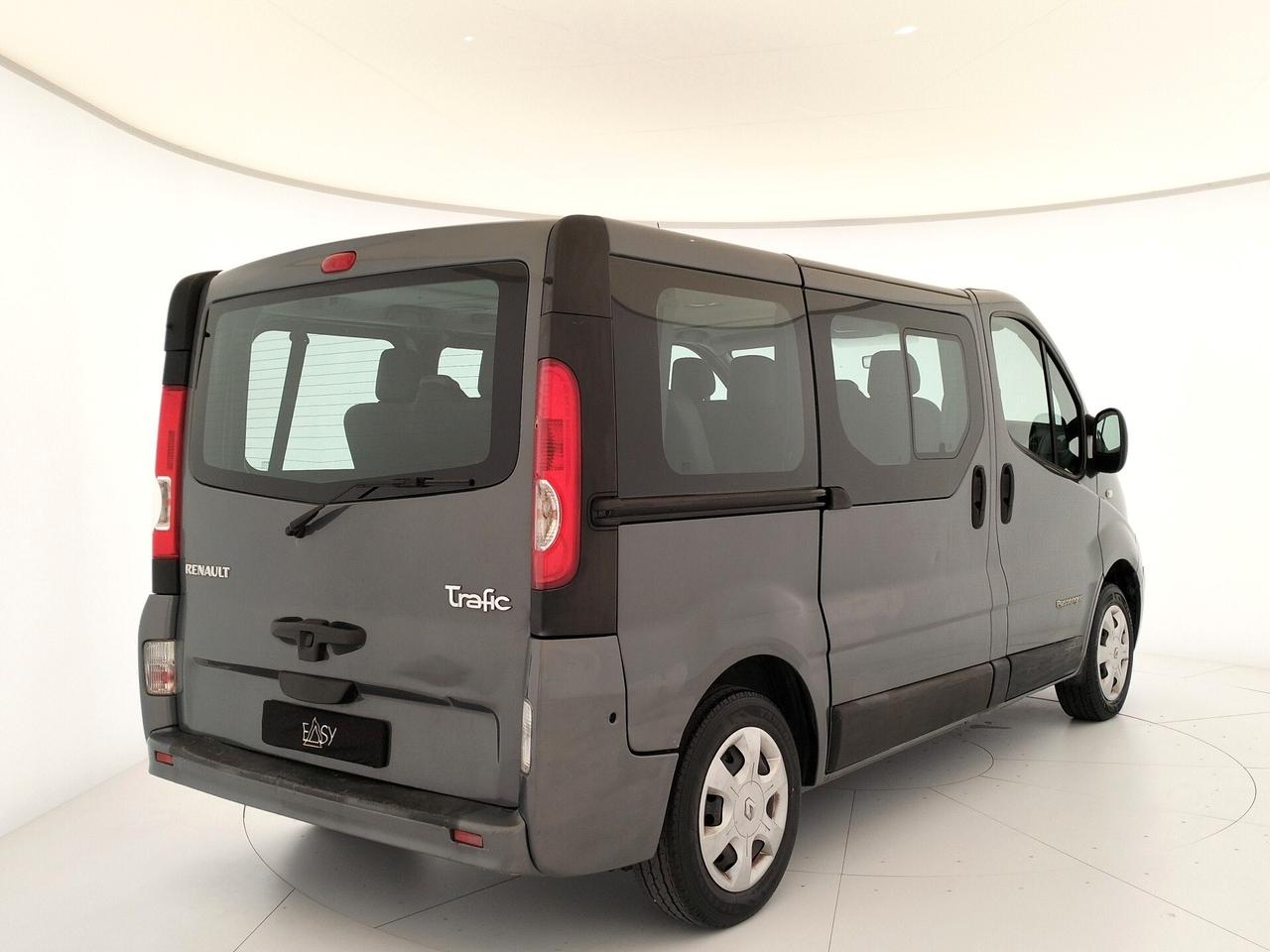 Renault Trafic 2.0 dCi 115cv Passenger - 9 POSTI