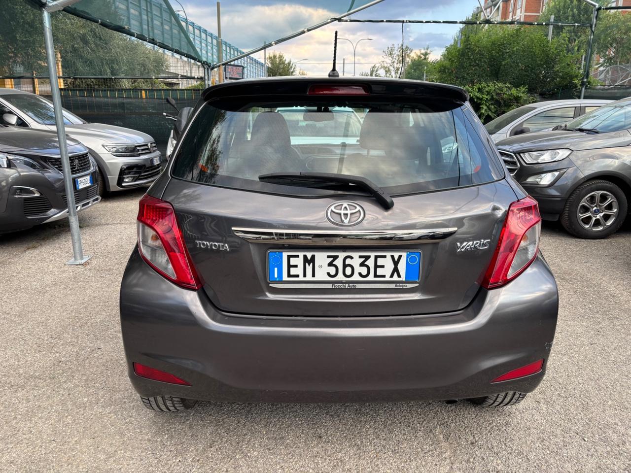 Toyota Yaris 1.3 5 porte Lounge AUTOMATICA