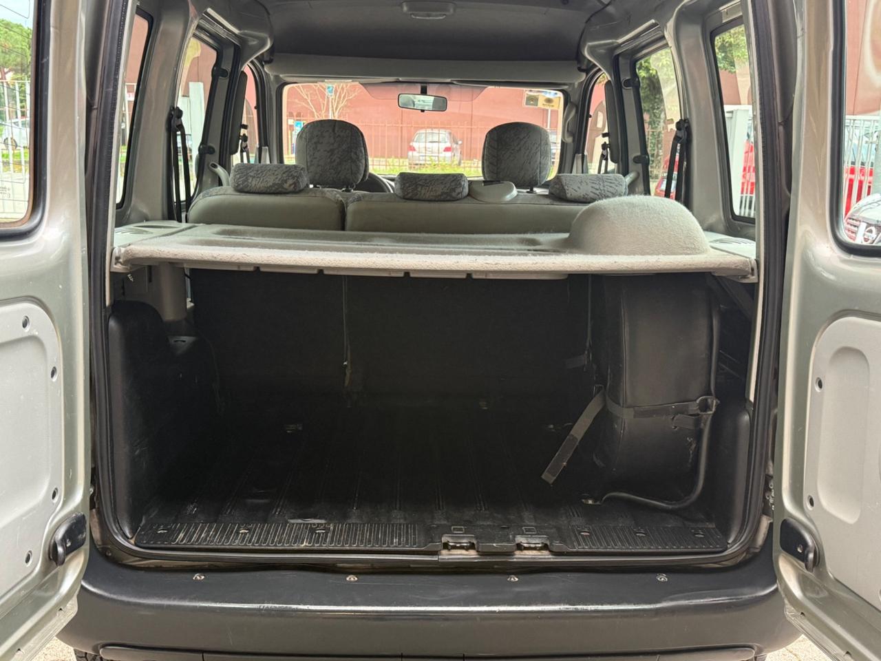 Renault Kangoo 1.9 dCi 4x4 5p. Privilège